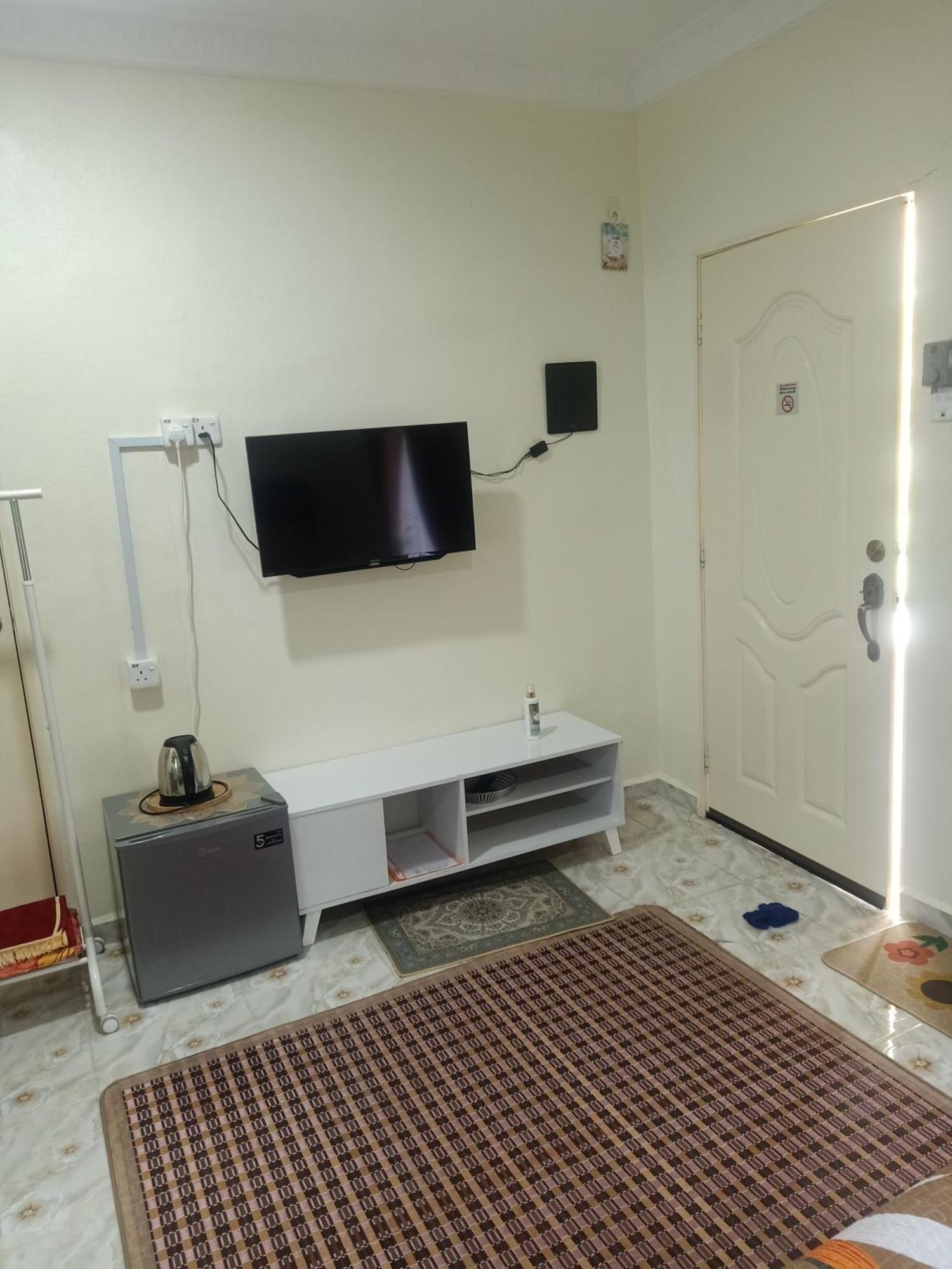 Heal Inn Roomstay- Islamic Guest Kangar Bagian luar foto